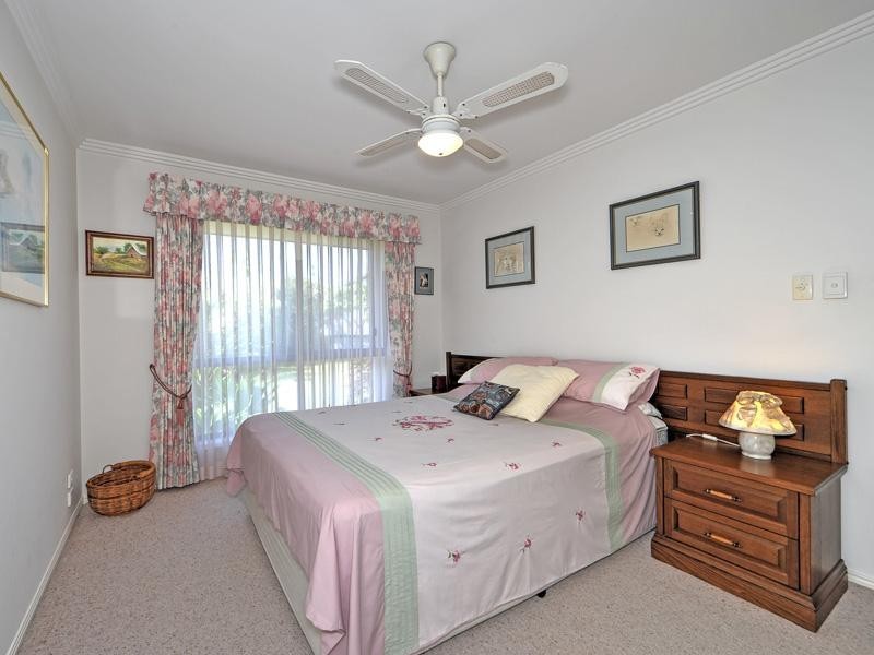 2 Glenwater Crescent, Helensvale QLD 4212