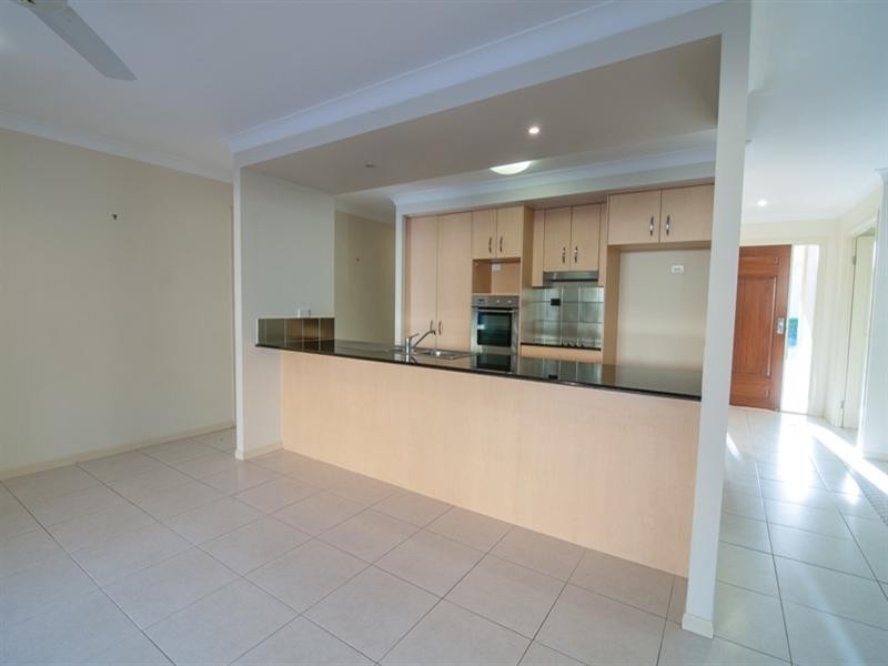 35 Ken Crescent, Helensvale QLD 4212