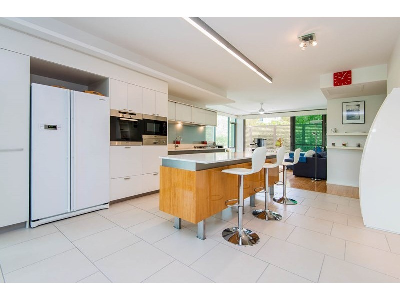 29106/2 Ephraim Island, Paradise Point QLD 4216