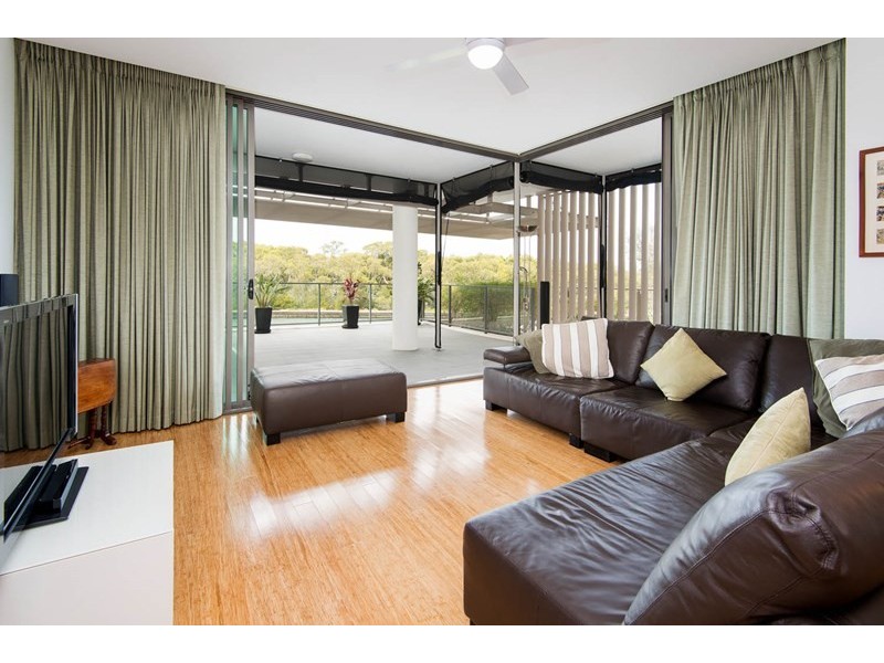29106/2 Ephraim Island, Paradise Point QLD 4216