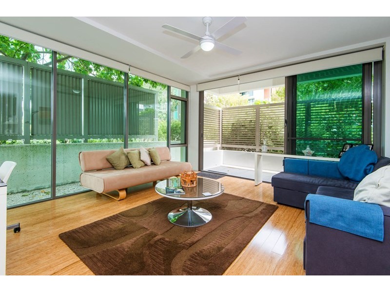 29106/2 Ephraim Island, Paradise Point QLD 4216