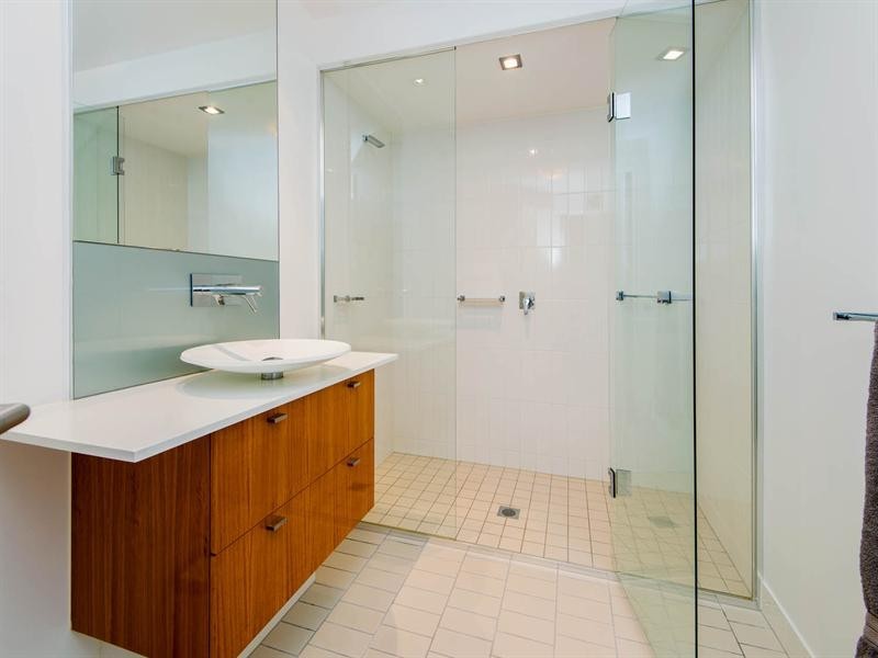 29106/2 Ephraim Island, Paradise Point QLD 4216