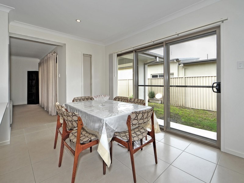 17 Rhodium Crescent, Hope Island QLD 4212