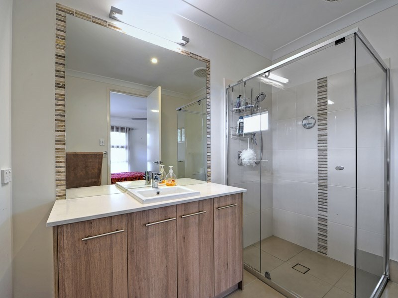 17 Rhodium Crescent, Hope Island QLD 4212