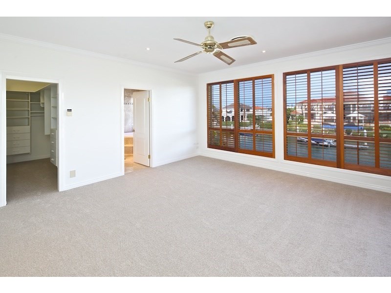 37 The Peninsula, Sovereign Islands QLD 4216