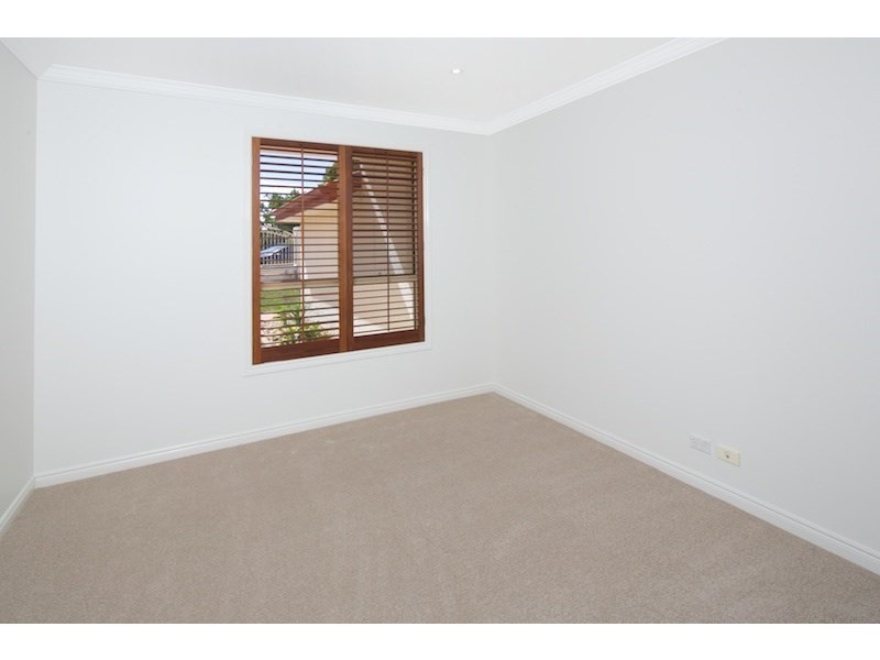 37 The Peninsula, Sovereign Islands QLD 4216