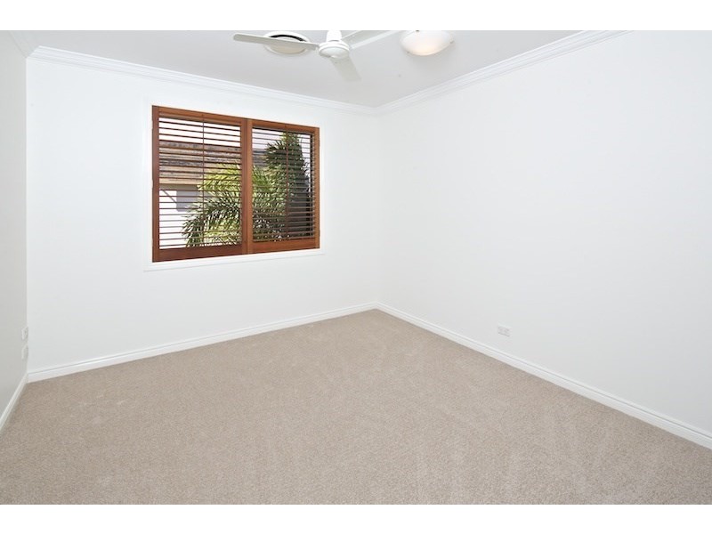 37 The Peninsula, Sovereign Islands QLD 4216