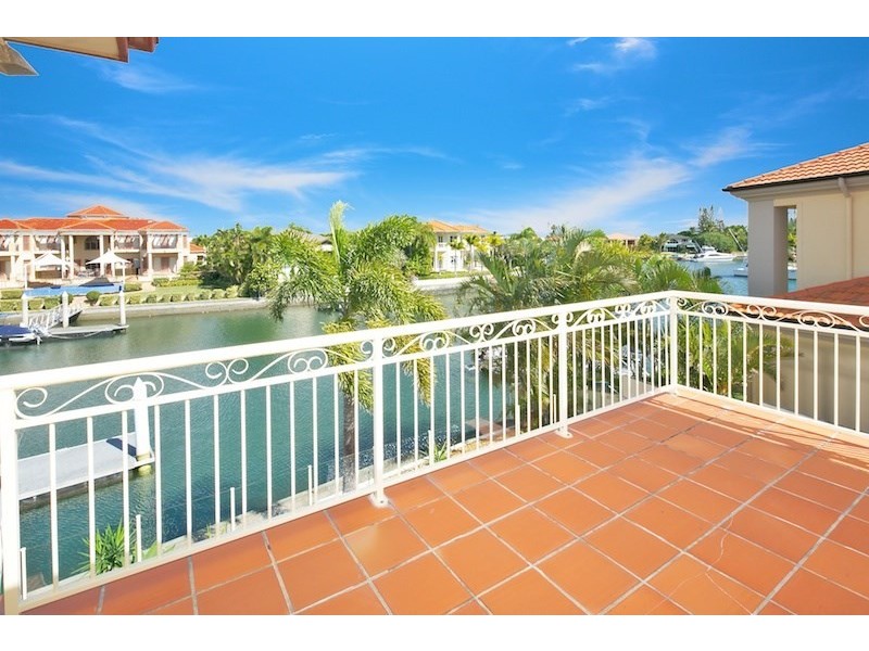 37 The Peninsula, Sovereign Islands QLD 4216