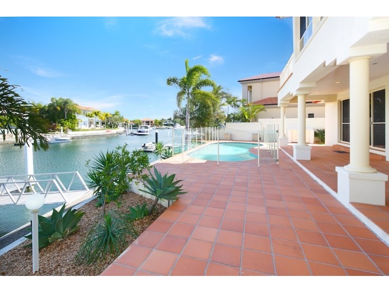 37 The Peninsula, Sovereign Islands QLD 4216