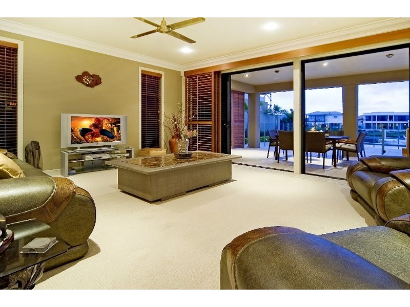 Hope Island QLD 4212