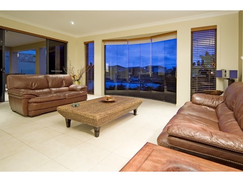 Hope Island QLD 4212