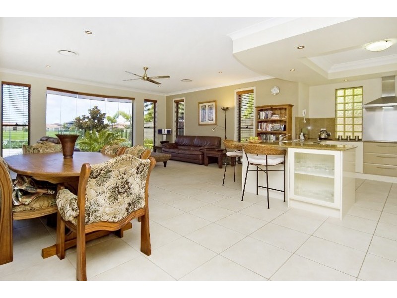 Hope Island QLD 4212