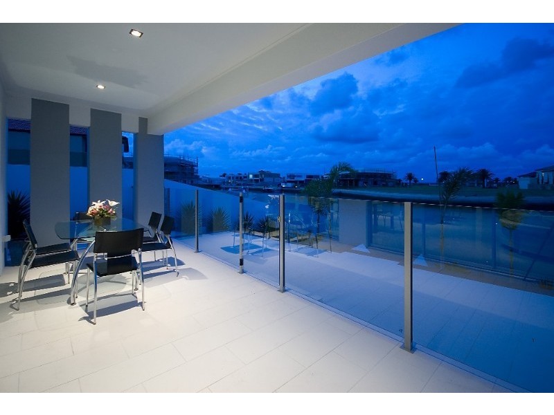 Paradise Point QLD 4216