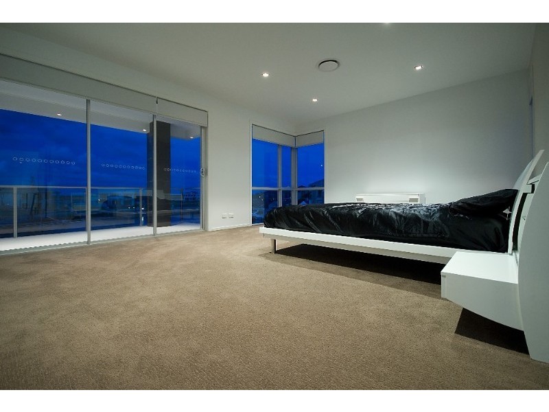 Paradise Point QLD 4216