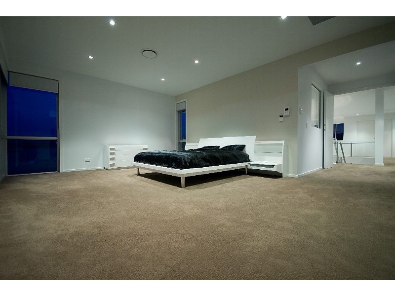 Paradise Point QLD 4216