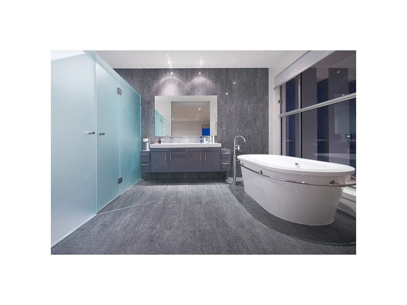 Paradise Point QLD 4216