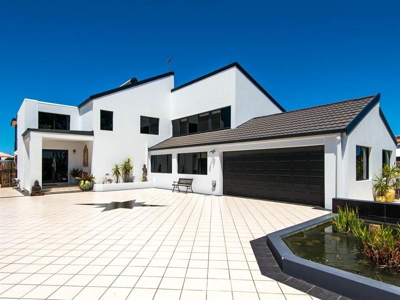 37 Oxley Drive, Paradise Point QLD 4216