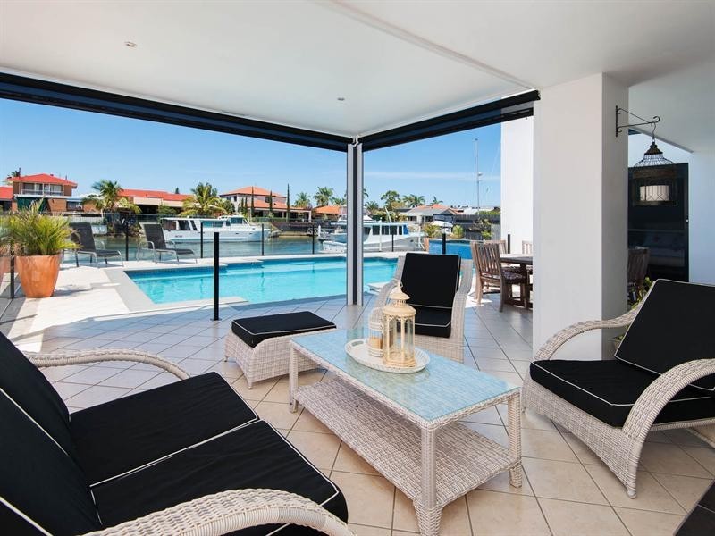 37 Oxley Drive, Paradise Point QLD 4216