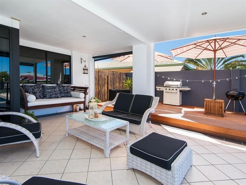 37 Oxley Drive, Paradise Point QLD 4216