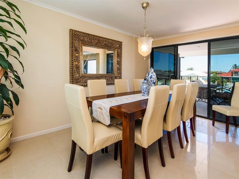 37 Oxley Drive, Paradise Point QLD 4216