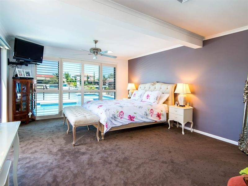 37 Oxley Drive, Paradise Point QLD 4216