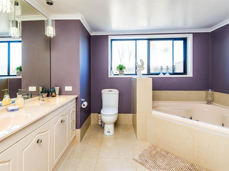 37 Oxley Drive, Paradise Point QLD 4216