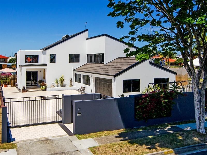 37 Oxley Drive, Paradise Point QLD 4216
