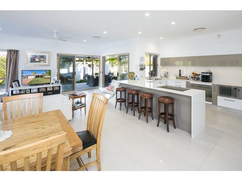 7 Shoreham Close, Arundel QLD 4214