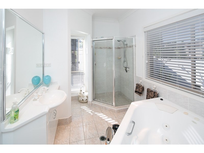 7 Shoreham Close, Arundel QLD 4214