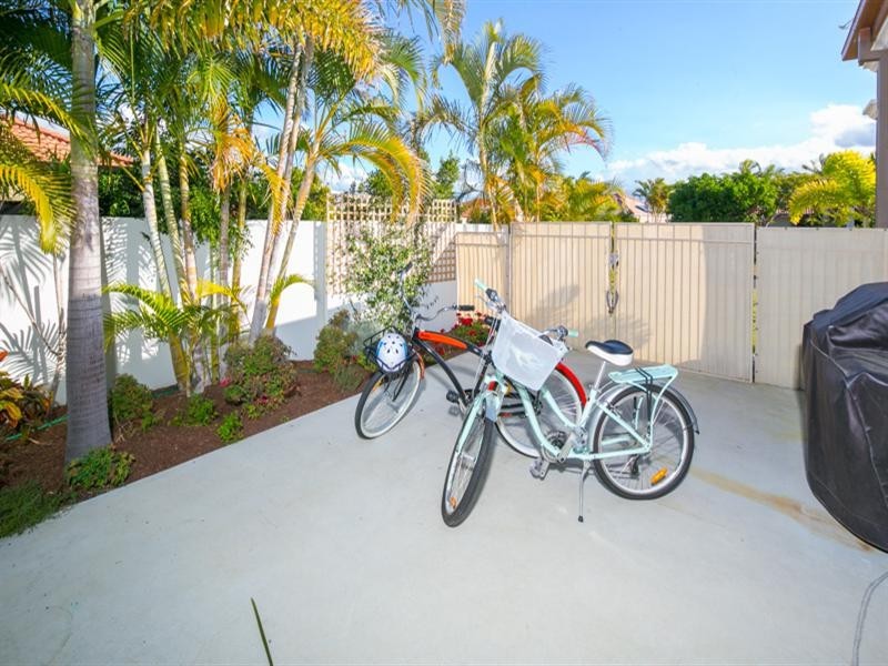 7 Shoreham Close, Arundel QLD 4214