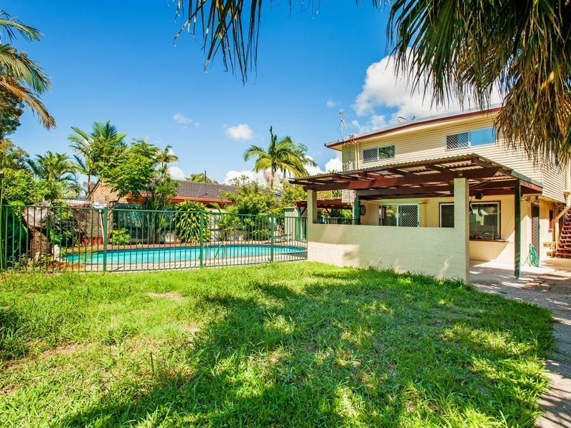 15 Iando Street, Coombabah QLD 4216
