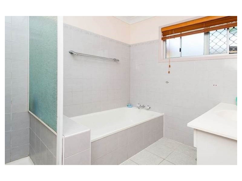 15 Iando Street, Coombabah QLD 4216
