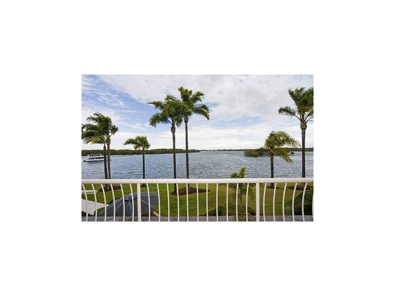 22/81 Boykambil Esplanade, Hope Island QLD 4212