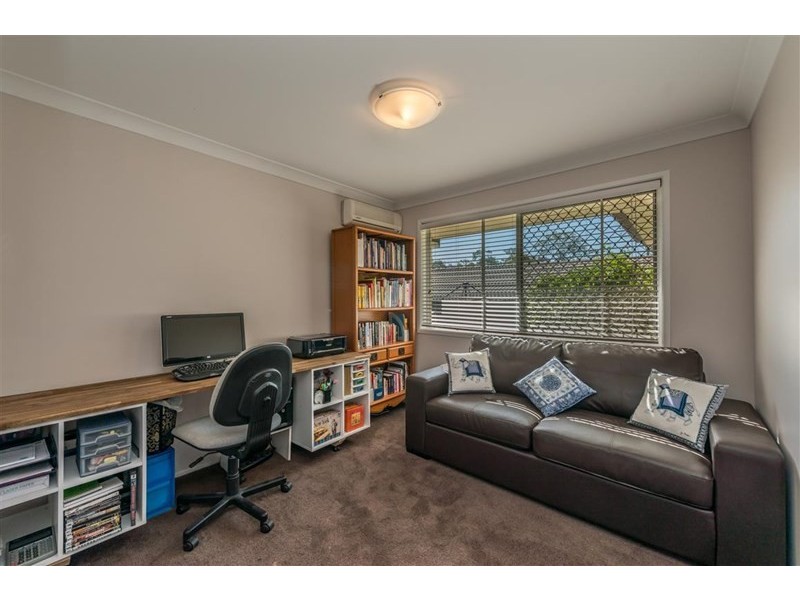 1 Crampton Court, Parkwood QLD 4214