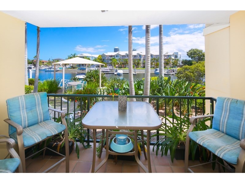 2/14-18 Jennifer Avenue, Runaway Bay QLD 4216