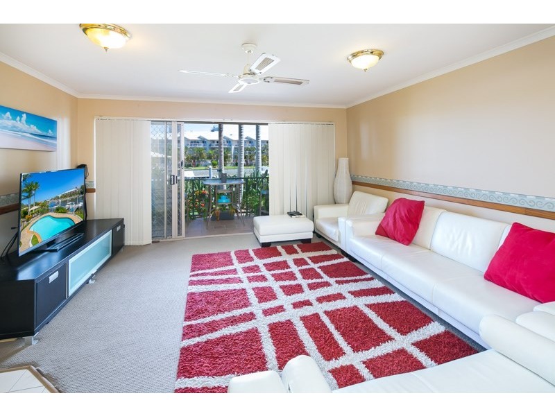 2/14-18 Jennifer Avenue, Runaway Bay QLD 4216