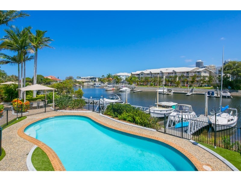 2/14-18 Jennifer Avenue, Runaway Bay QLD 4216