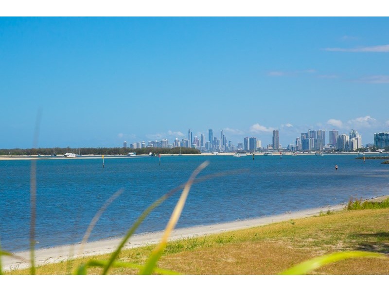 2/14-18 Jennifer Avenue, Runaway Bay QLD 4216