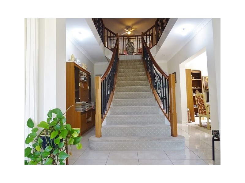 1 Ben Dalley Drive, Helensvale QLD 4212