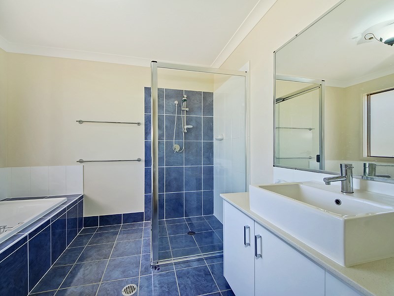 1 Ben Dalley Drive, Helensvale QLD 4212