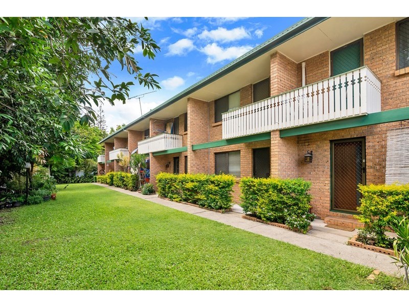 2/11 Frank Street, Labrador QLD 4215