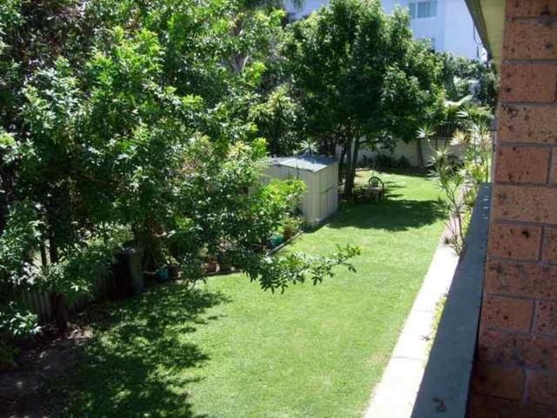 2/11 Frank Street, Labrador QLD 4215