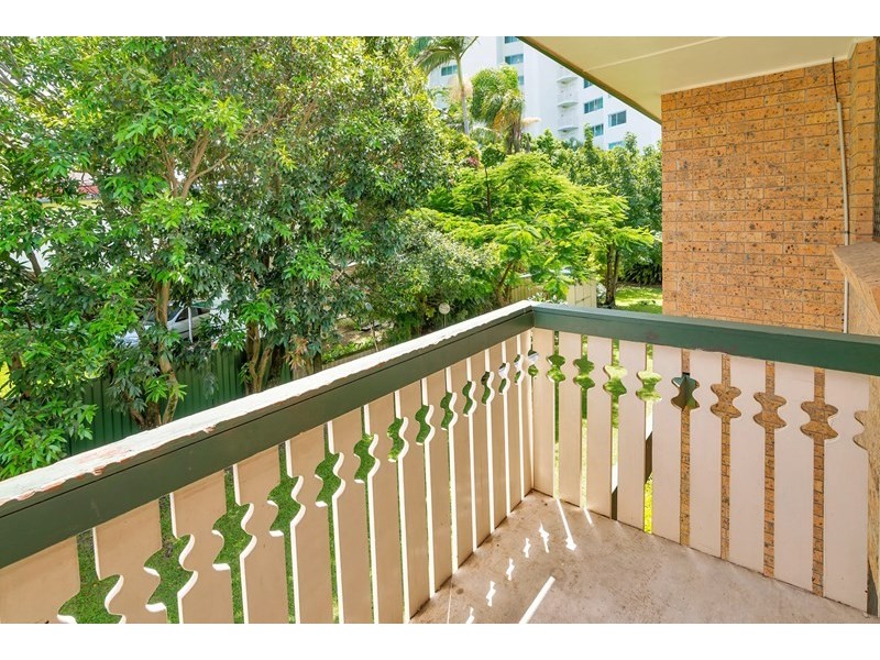 2/11 Frank Street, Labrador QLD 4215