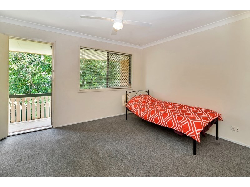 2/11 Frank Street, Labrador QLD 4215