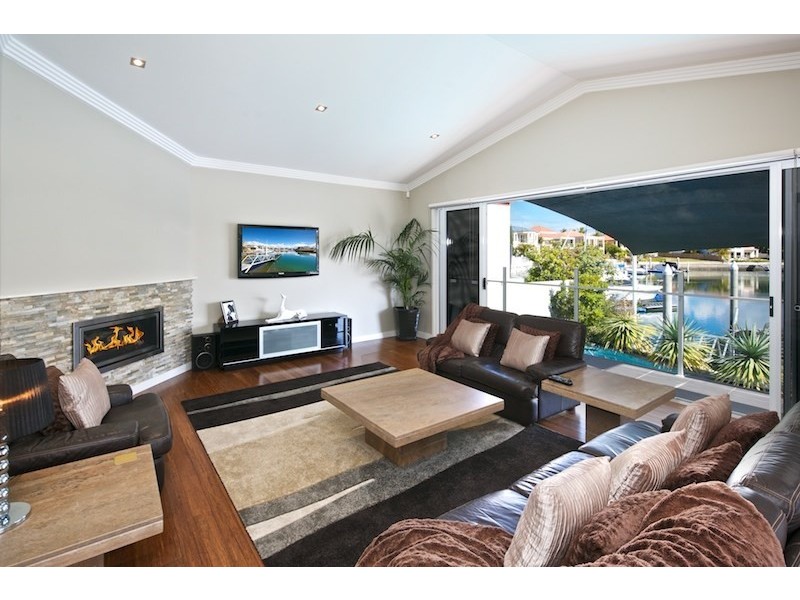 28 King Arthurs Court, Paradise Point QLD 4216