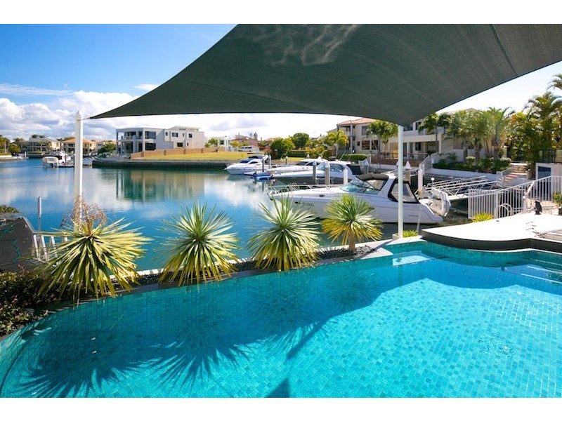 28 King Arthurs Court, Paradise Point QLD 4216