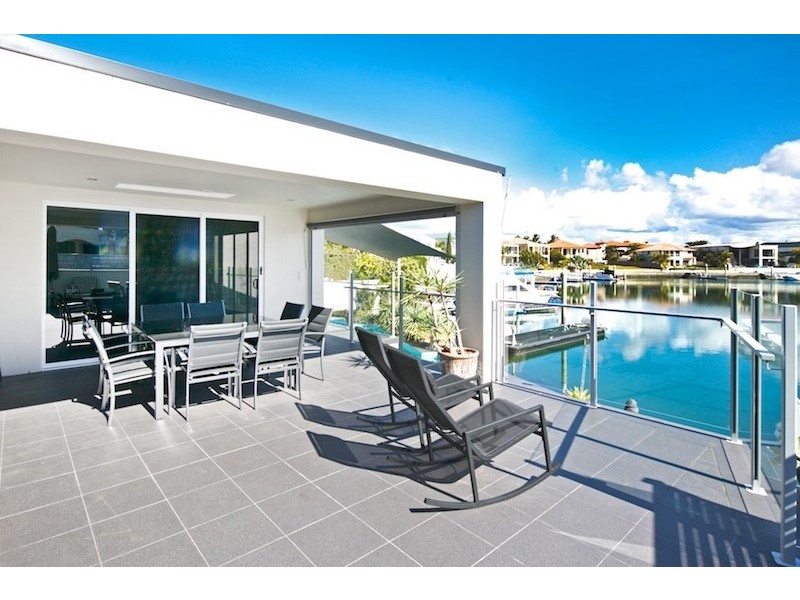 28 King Arthurs Court, Paradise Point QLD 4216