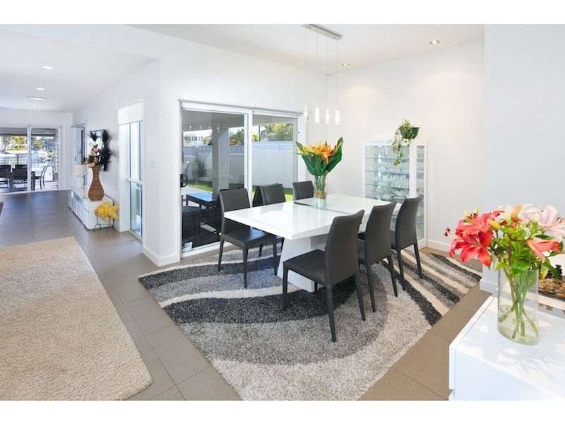 28 King Arthurs Court, Paradise Point QLD 4216