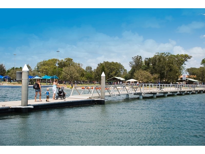 7 Teal Avenue, Paradise Point QLD 4216