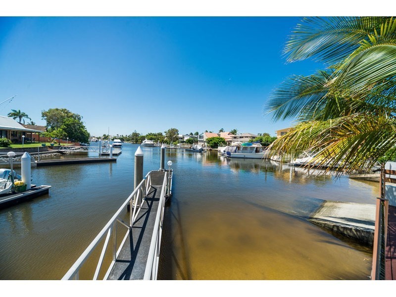 7 Jennifer Avenue, Runaway Bay QLD 4216